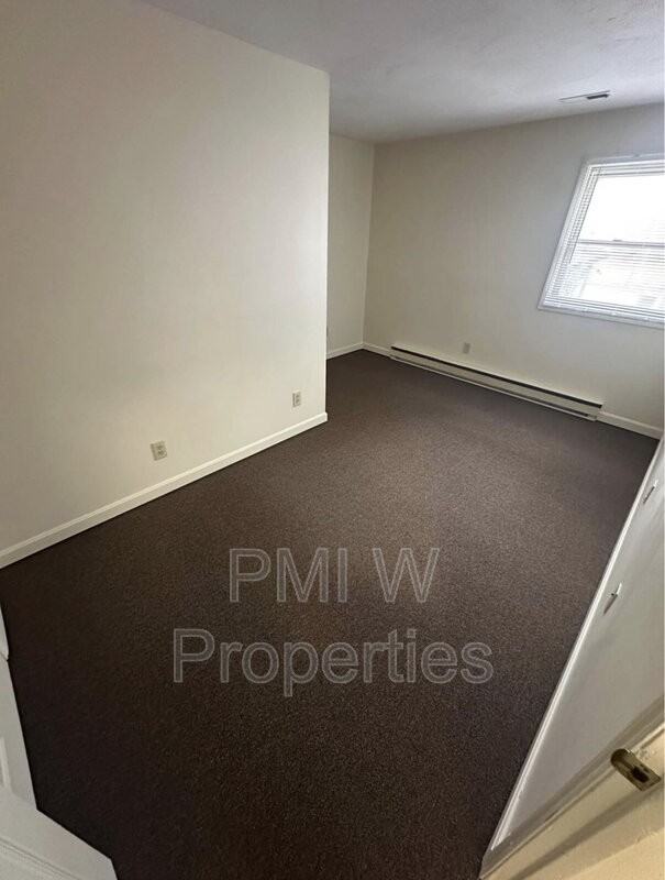 210 Pine St #15 - Photo 7 of 10