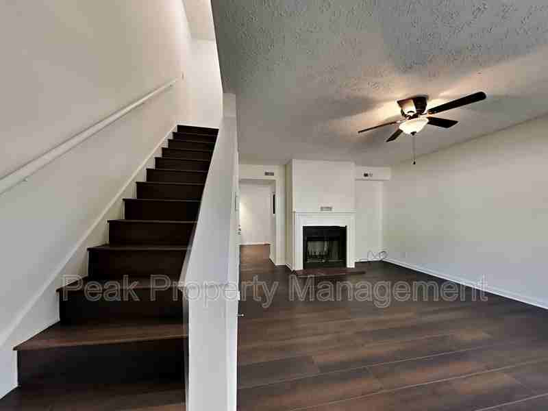 1012 Patio Dr - Photo 2 of 14