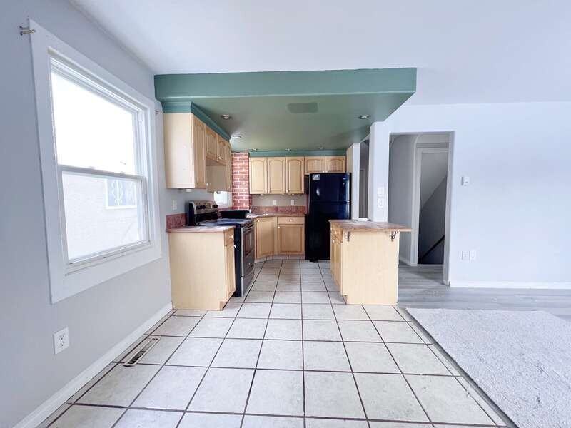 11415 90 St Nw - Photo 2 of 21