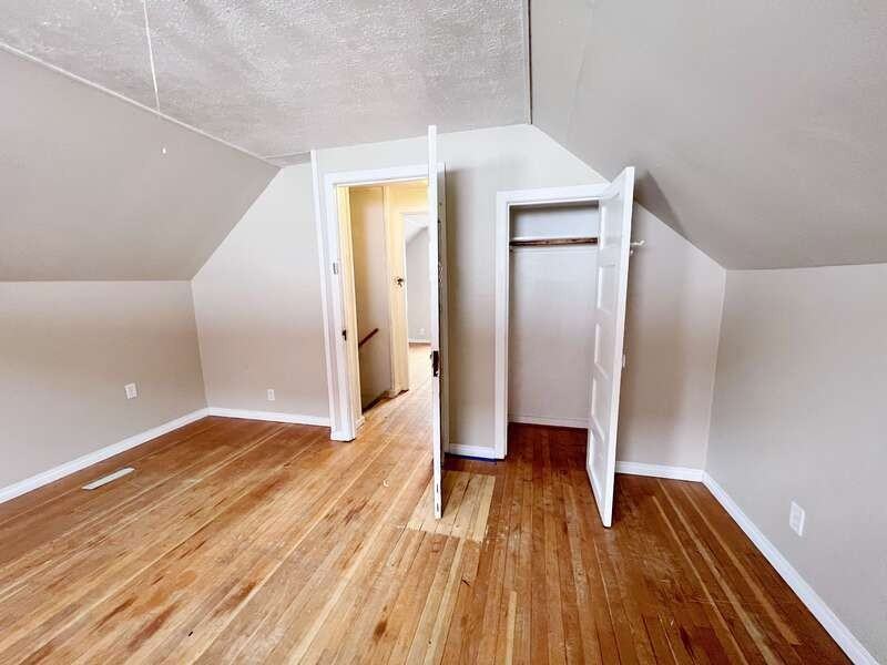 11415 90 St Nw - Photo 7 of 21