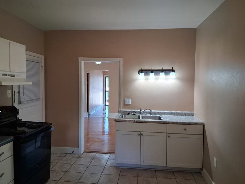 1505 Union Ave - Photo 4 of 13