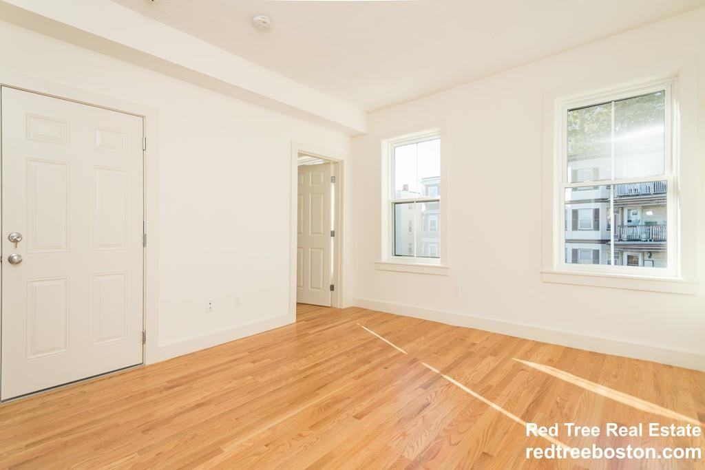 55 Saxton St #1 - Photo 7 of 28