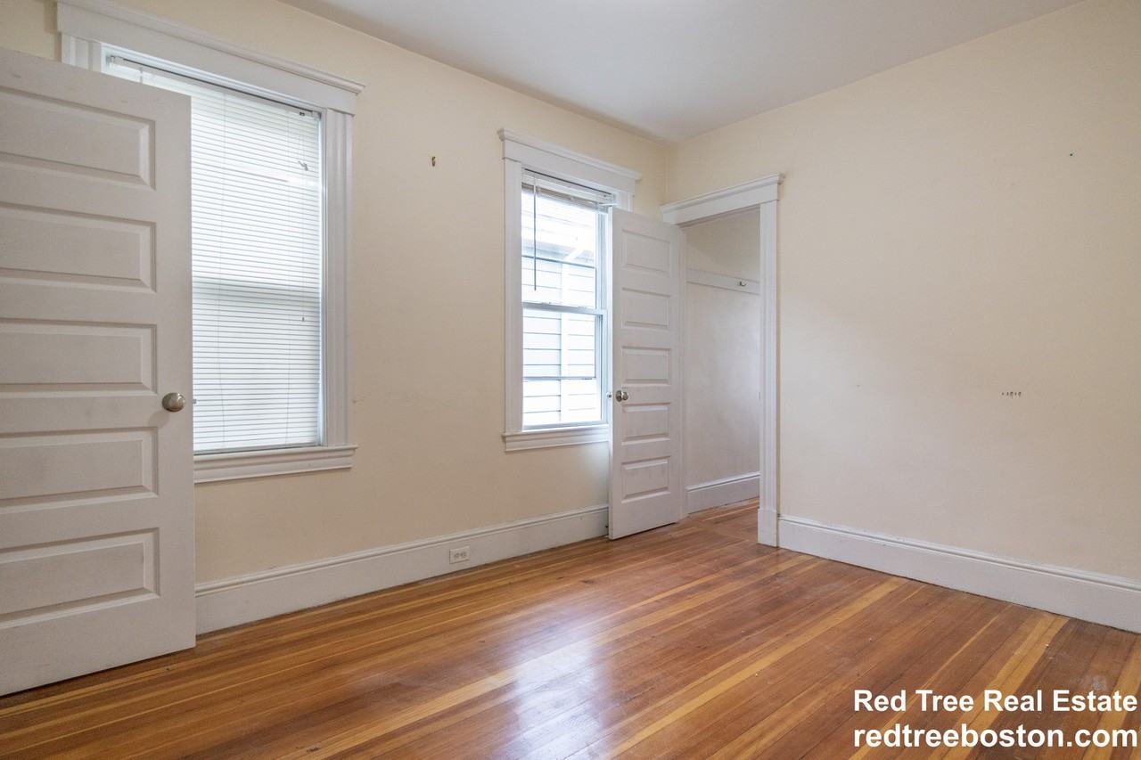 79 Saxton St #3 - Photo 4 of 21