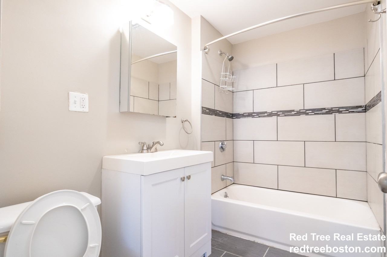79 Saxton St #3 - Photo 6 of 21
