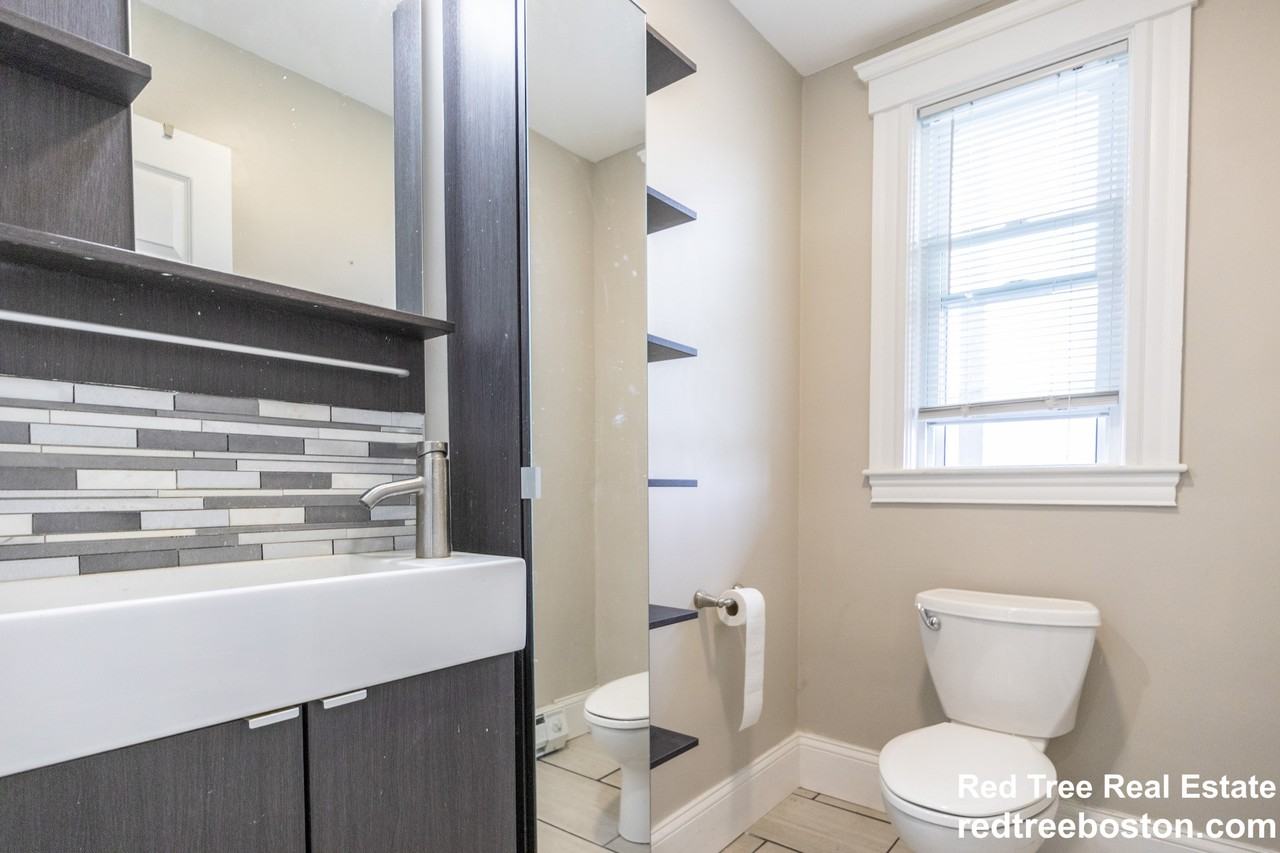 79 Saxton St #3 - Photo 7 of 21