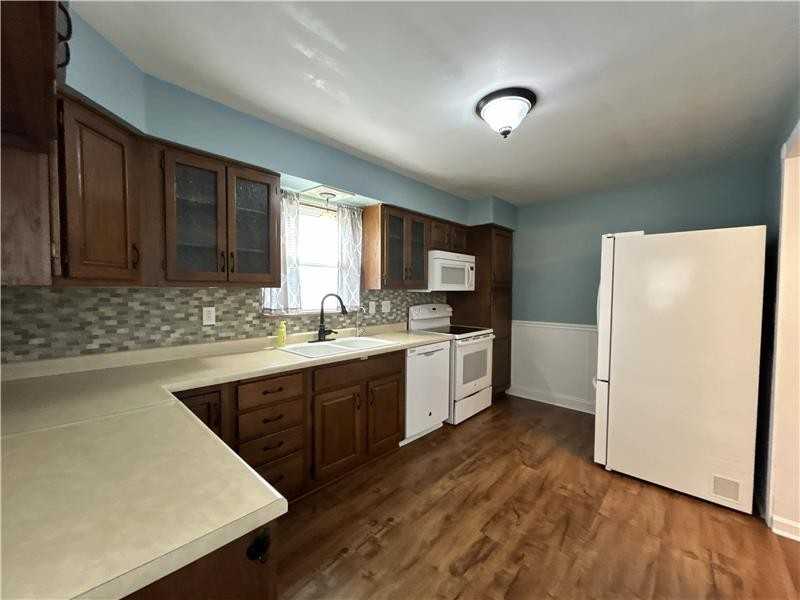 925 Oxford Blvd - Photo 5 of 16