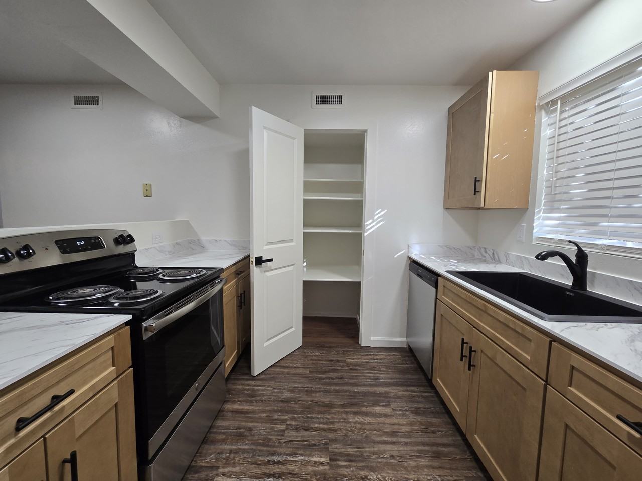 151 E Whipple Ext #A - Photo 6 of 26