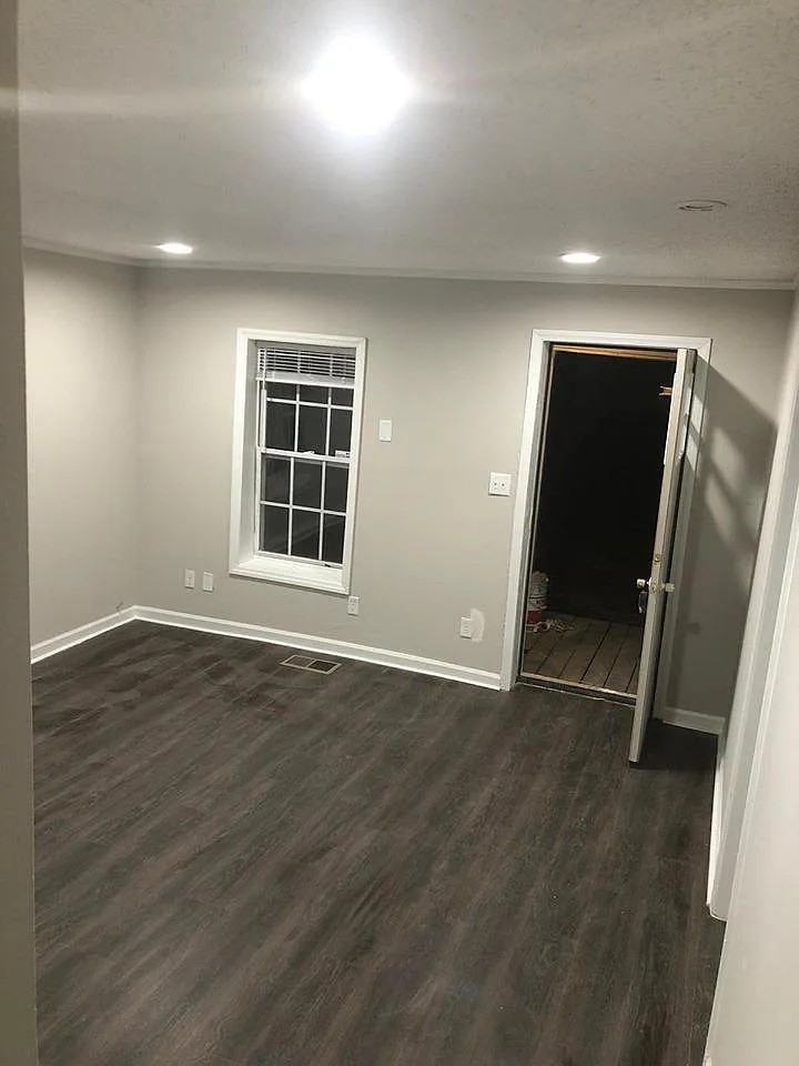 720 Catawba St - Photo 6 of 6