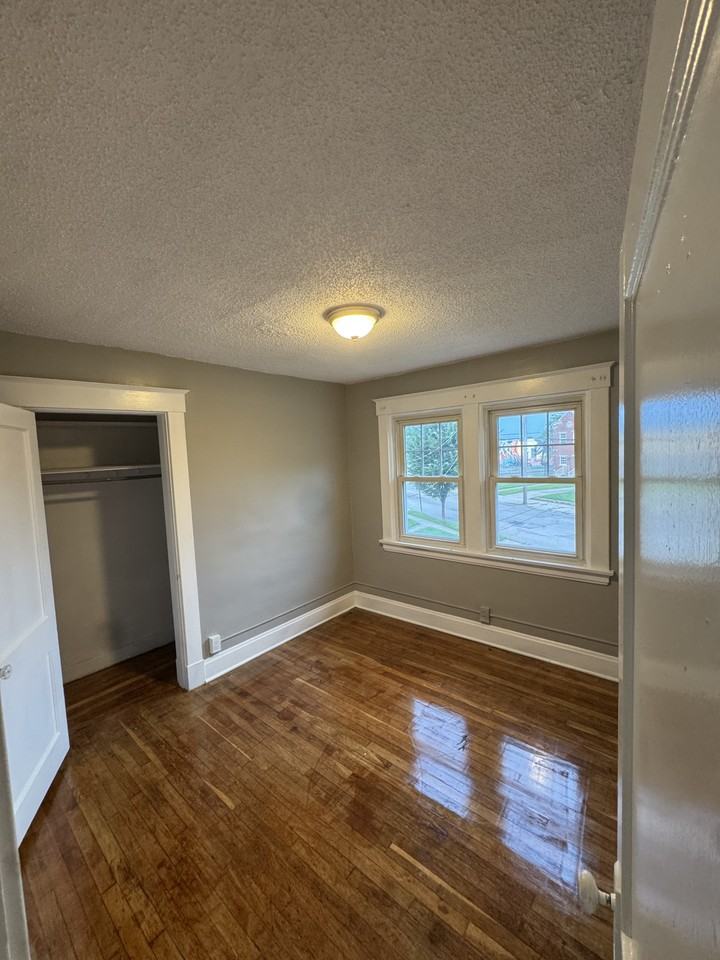 6431 Kennedy Ave - Photo 3 of 14