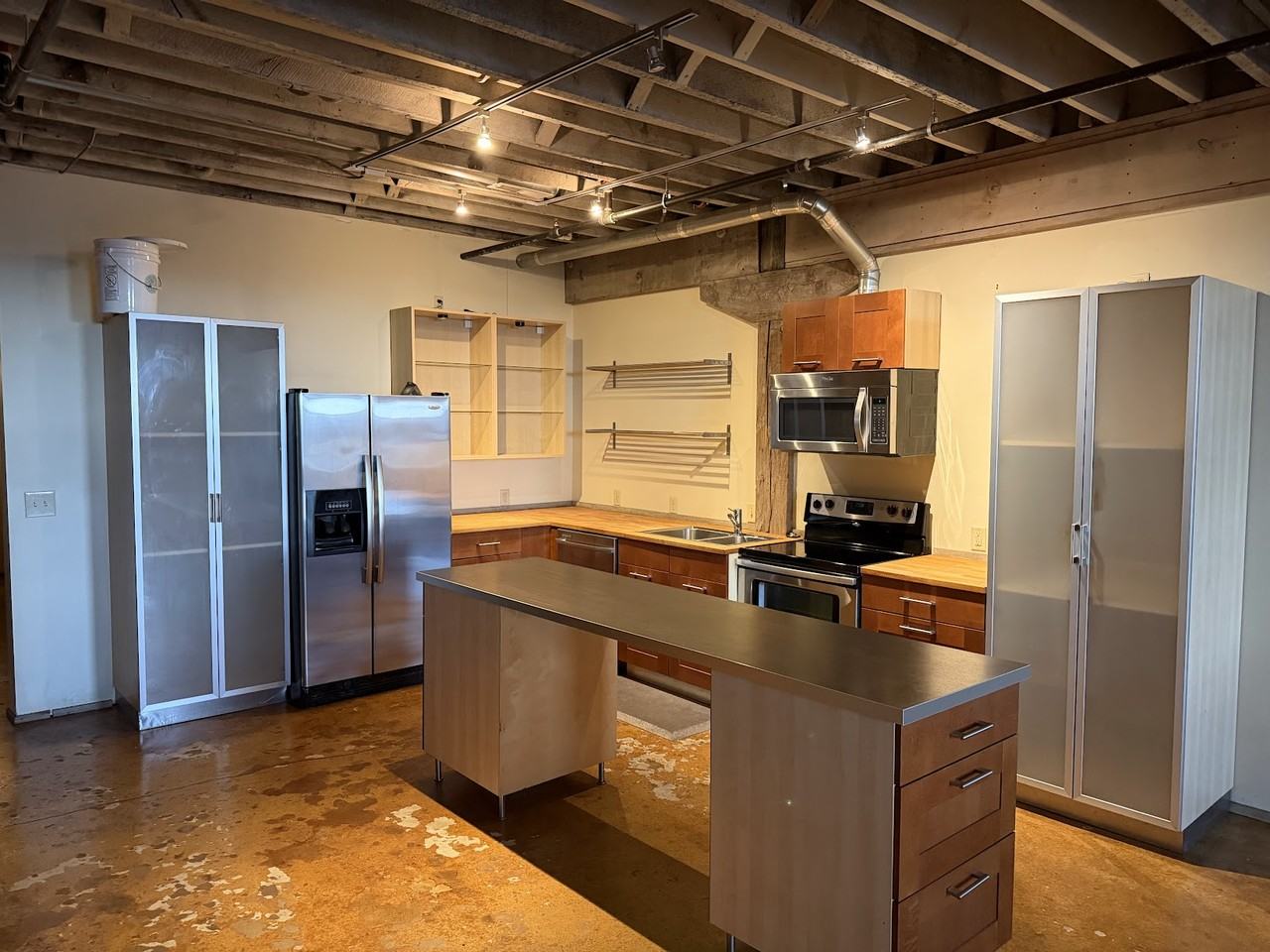 1220 Harrison Ave #4C