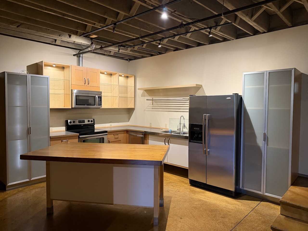 1220 Harrison Ave #3A
