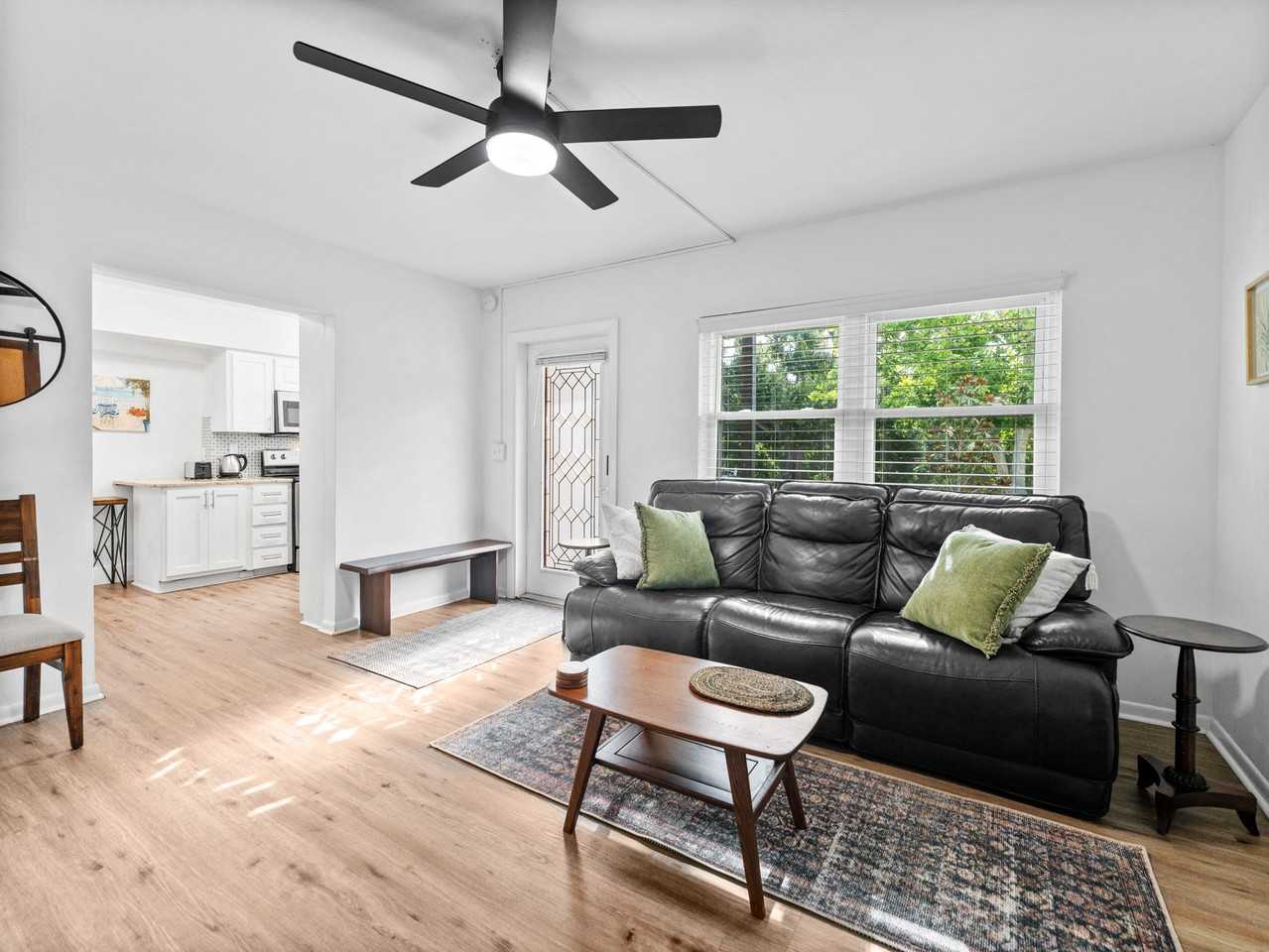 4510 N Jamaica St - Photo 4 of 23