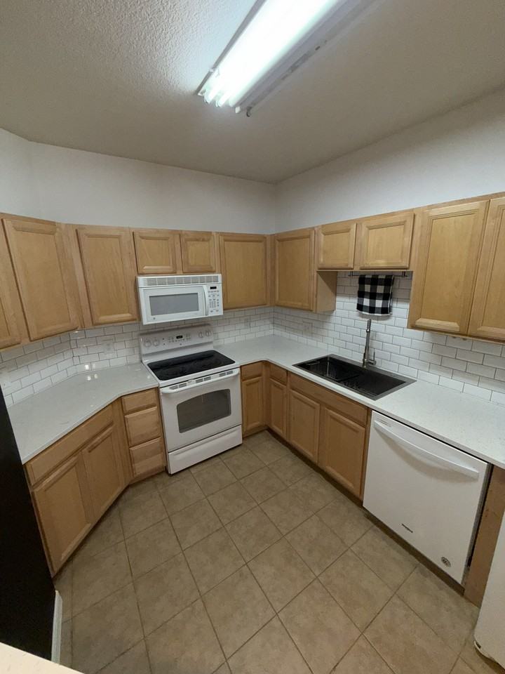 804 Summer Hawk Dr #2107 - Photo 7 of 11