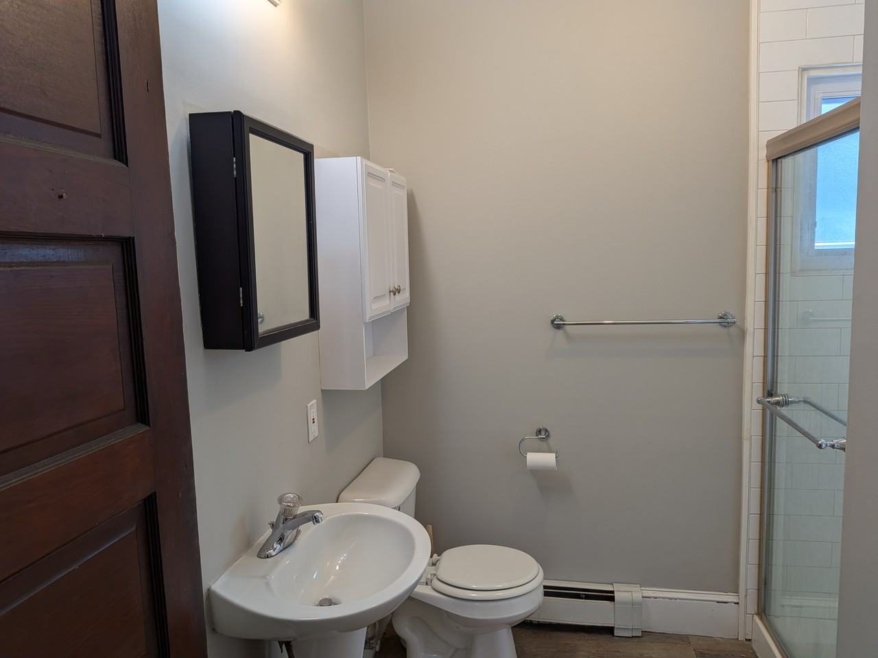 1014 Kenilworth Ave #4 - Photo 2 of 7