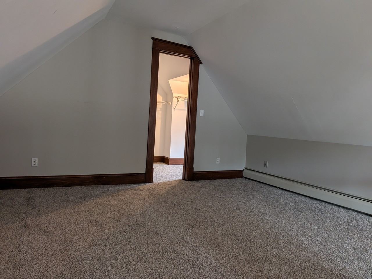 1014 Kenilworth Ave #4 - Photo 5 of 7