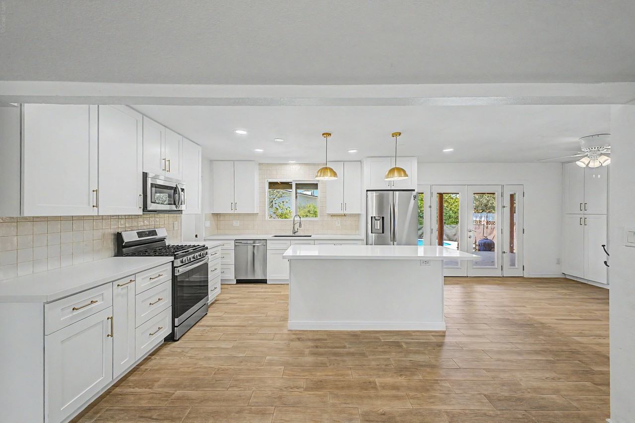 3922 E Sahuaro Dr - Photo 7 of 22