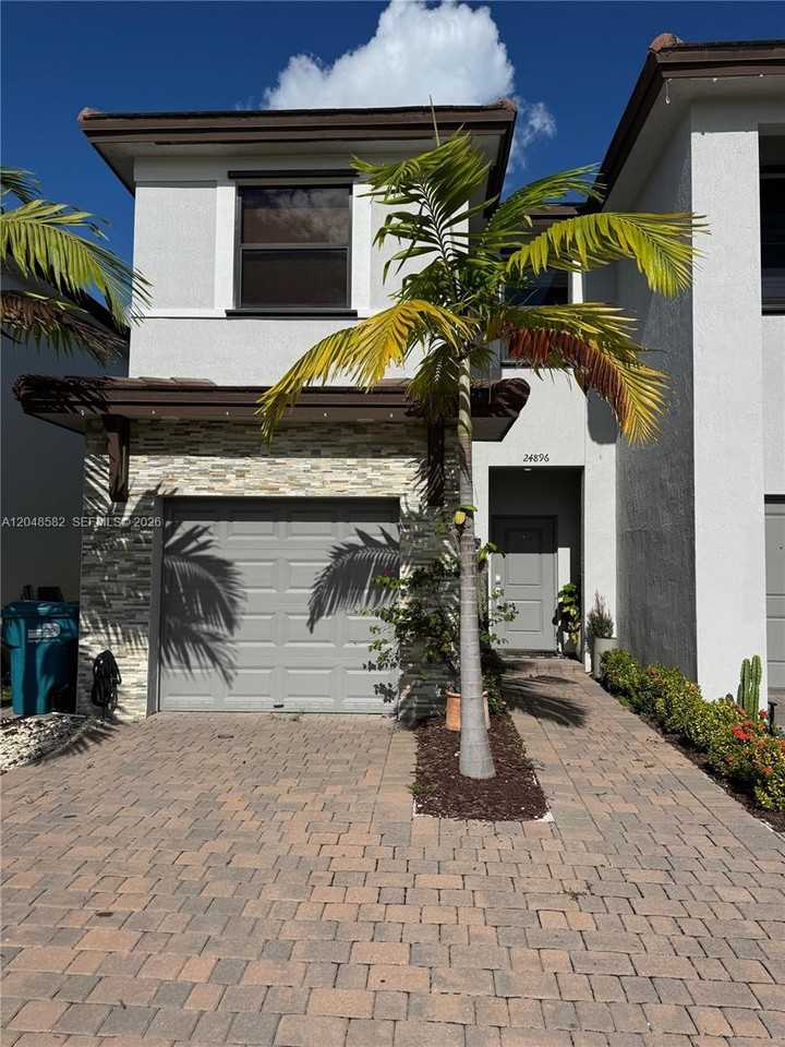 24902 Sw 107th Ave - Photo 2 of 31