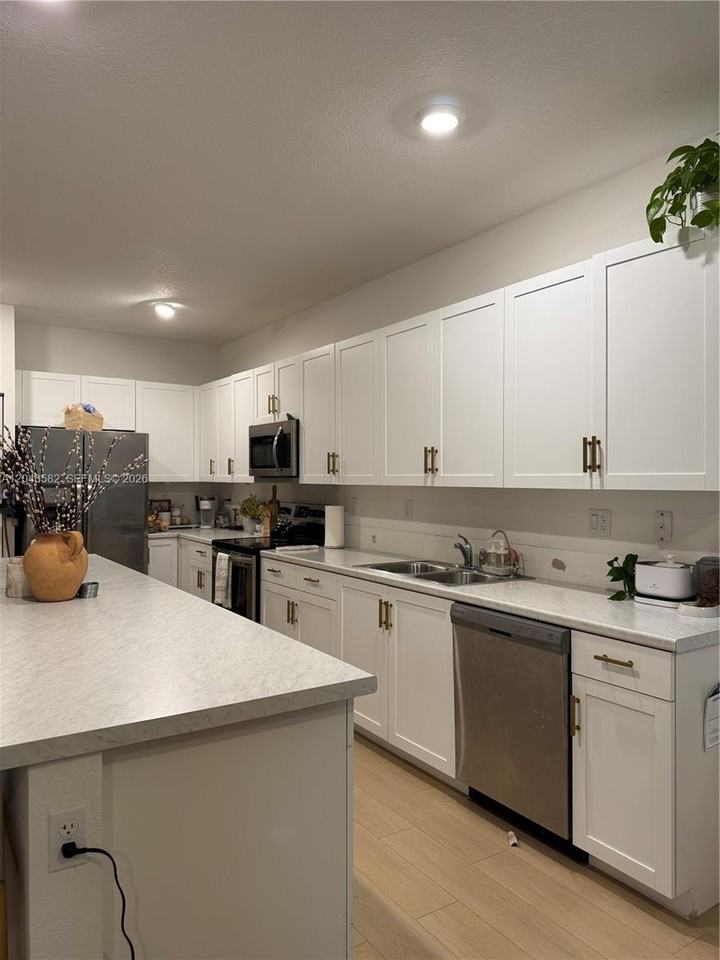 24902 Sw 107th Ave - Photo 6 of 31