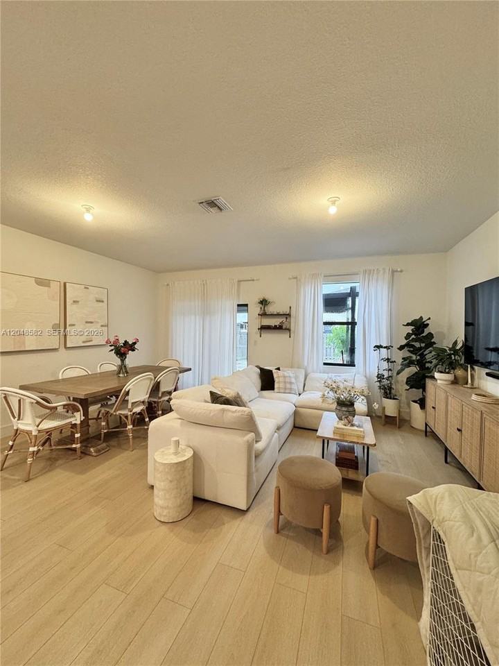 24902 Sw 107th Ave - Photo 7 of 31
