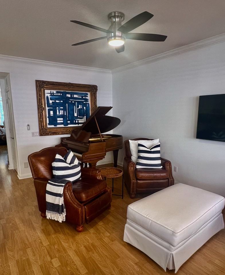 114 Merrimack Way - Photo 4 of 41