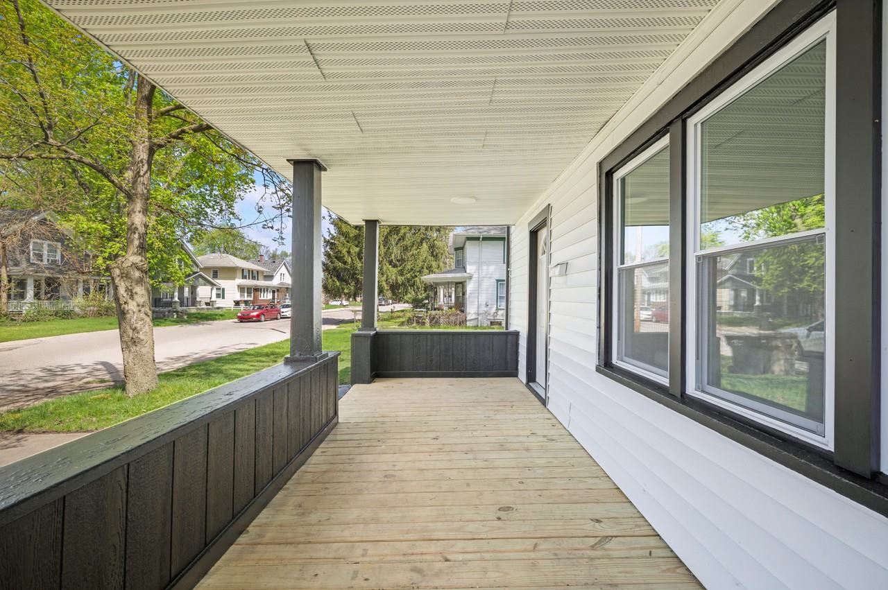 1214 Cedar St - Photo 5 of 38