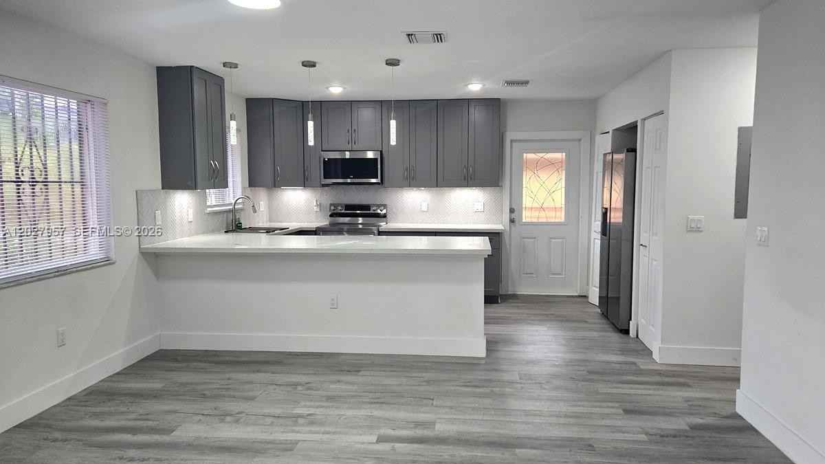 4952 Nw 21st Ave - Photo 3 of 23