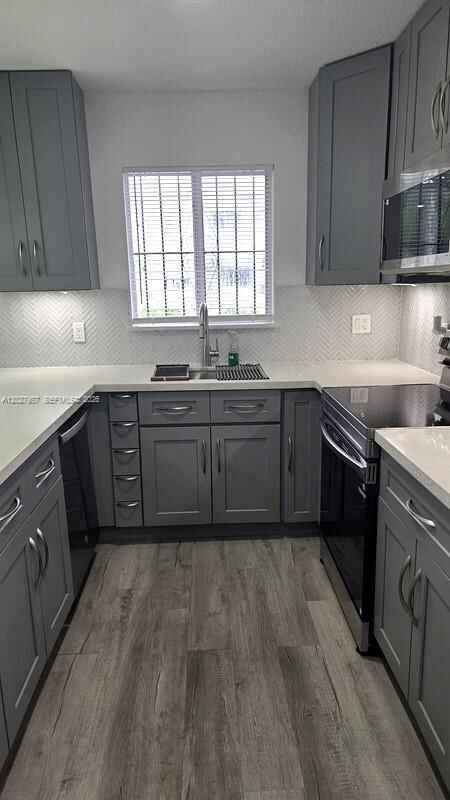 4952 Nw 21st Ave - Photo 5 of 23