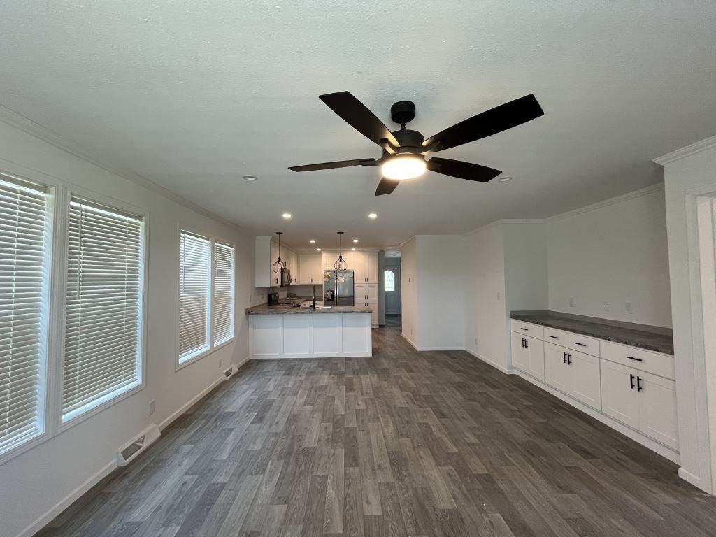 5049 Sawgrass Dr - Photo 4 of 26