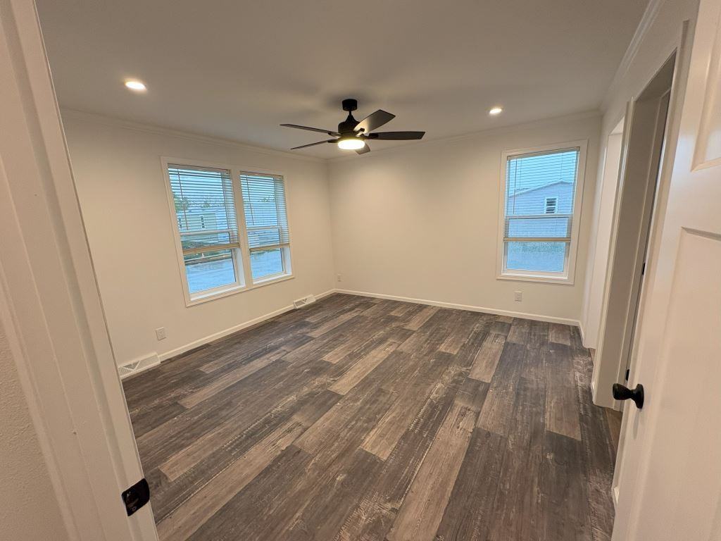 5045 Sawgrass Dr - Photo 7 of 29