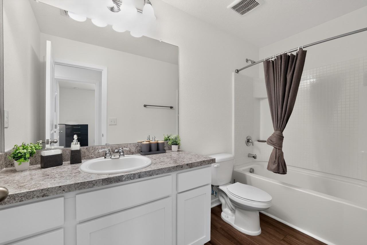 Beacon at Arbours Townhomes - Photo 6 of 21