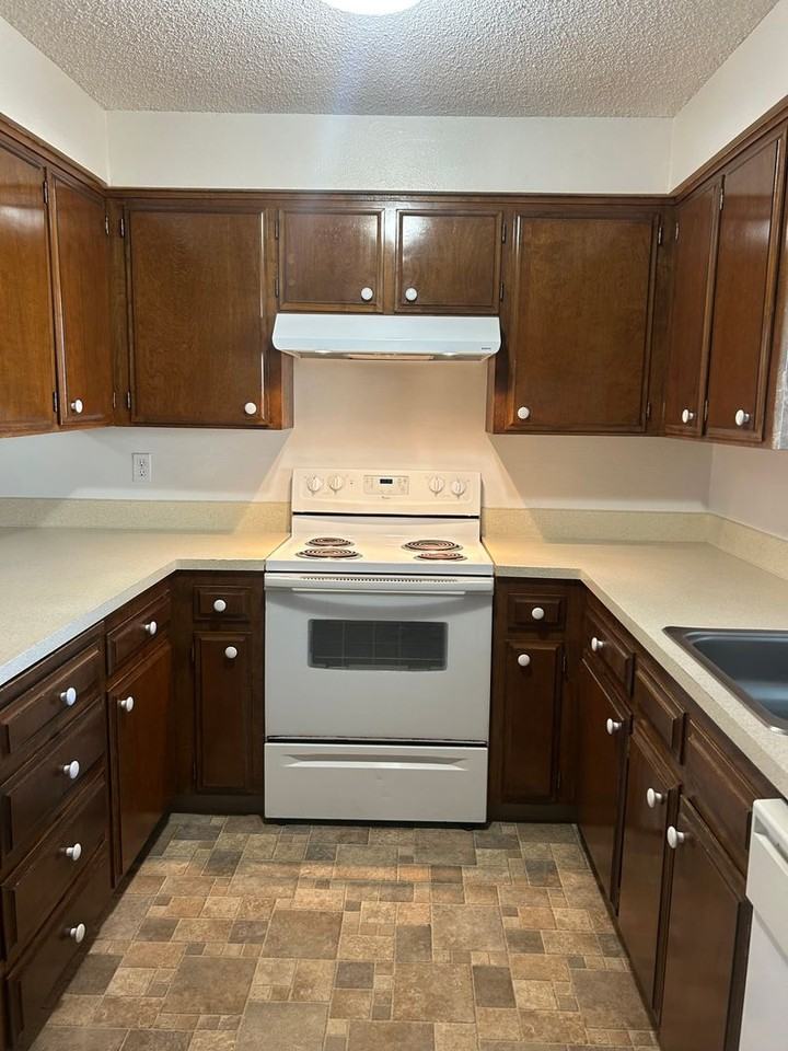 Greenwood Manor Apartments #11156 - Photo 2 of 15