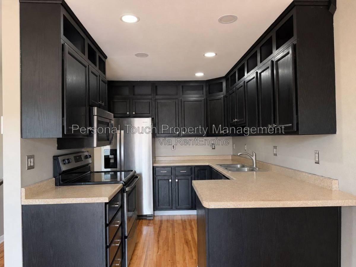 2722 33 1 2 Ave S - Photo 6 of 10
