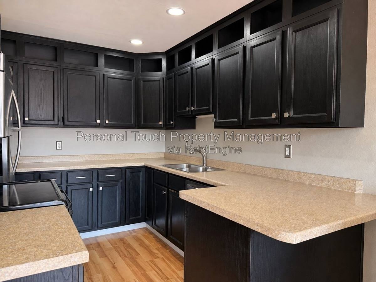 2722 33 1 2 Ave S - Photo 7 of 10