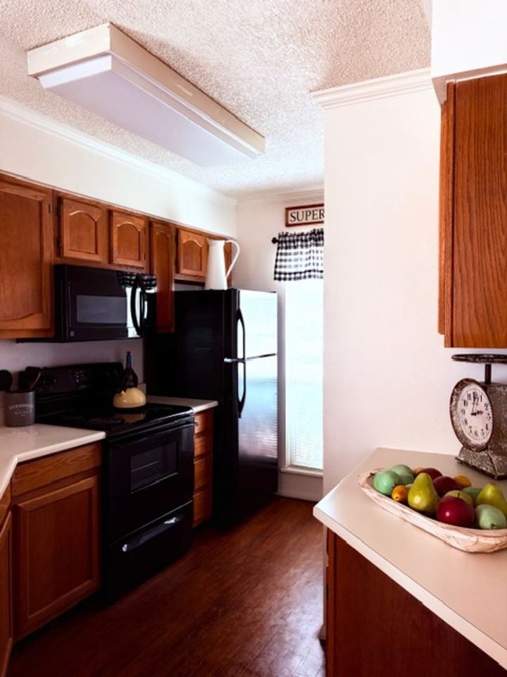 Quail Creek Apts. - Photo 7 of 9