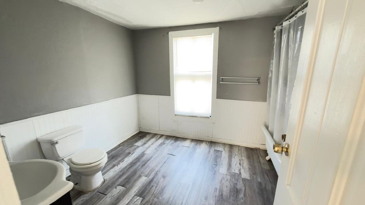 315 Oak St #3 - Photo 2 of 5