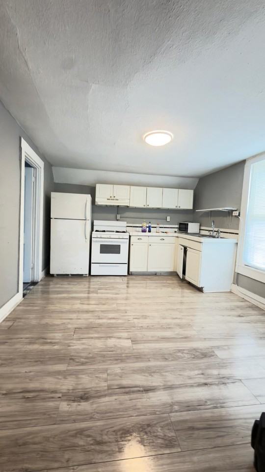 315 Oak St #3 - Photo 3 of 5