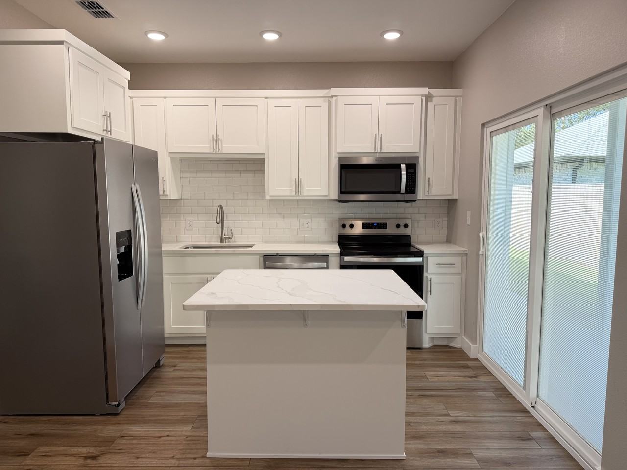 309 Whitworth St #A - Photo 6 of 17