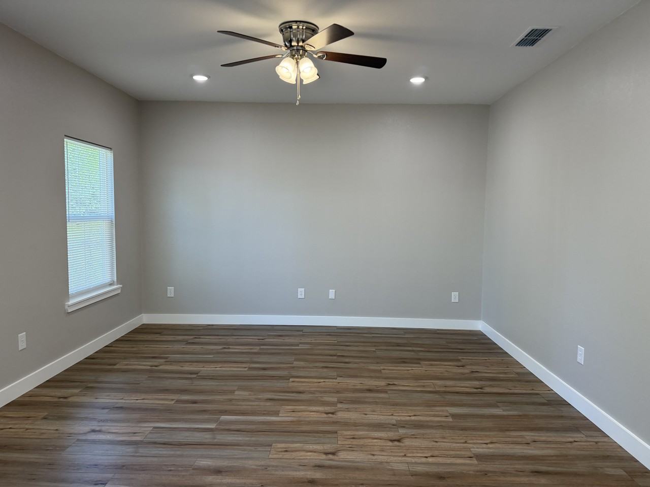 309 Whitworth St #A - Photo 7 of 17