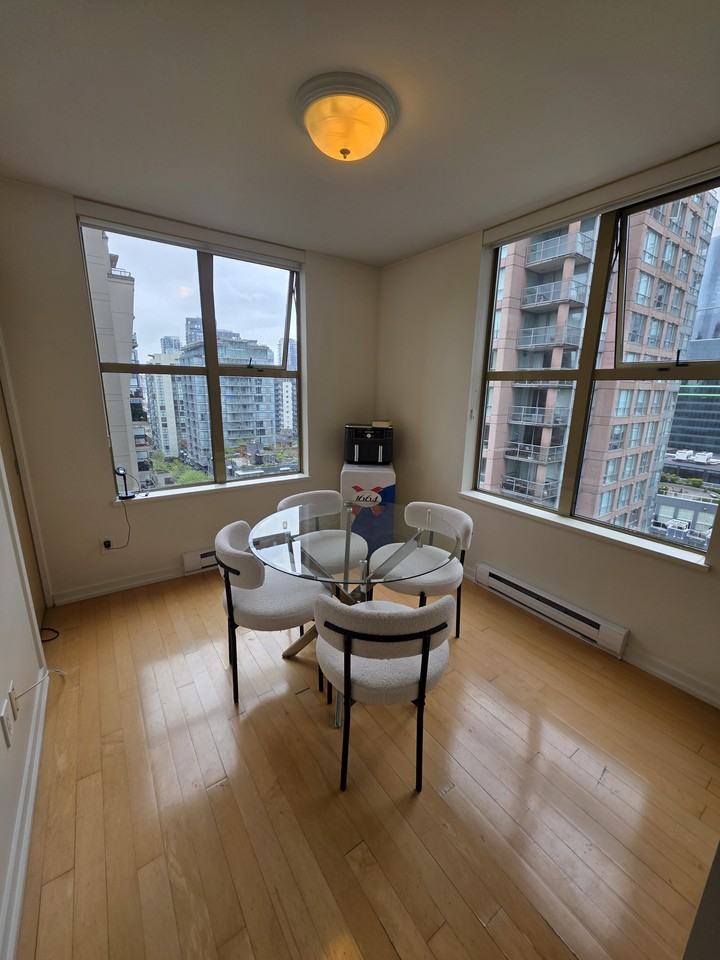 969 Richards Street #1702 - Photo 4 of 10