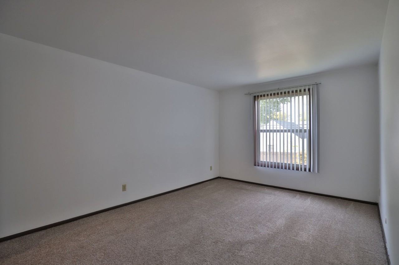 Crestwood Apartment - Photo 2 of 22