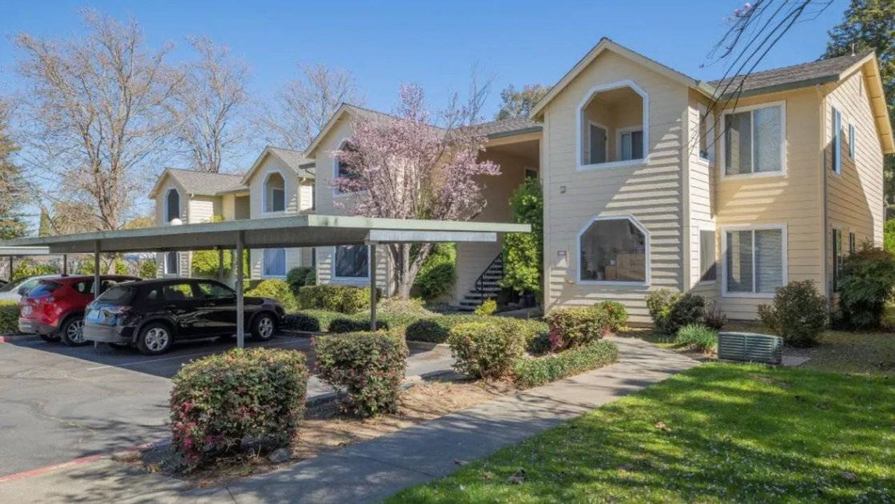 Great value, amazing location! 2 BR / 1 bath Napa $2,295 - Photo 2 of 3