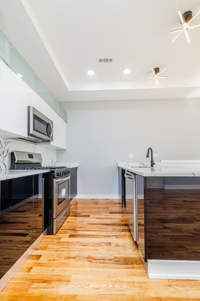 6334 South Langley Avenue #3 - Photo 5 of 12