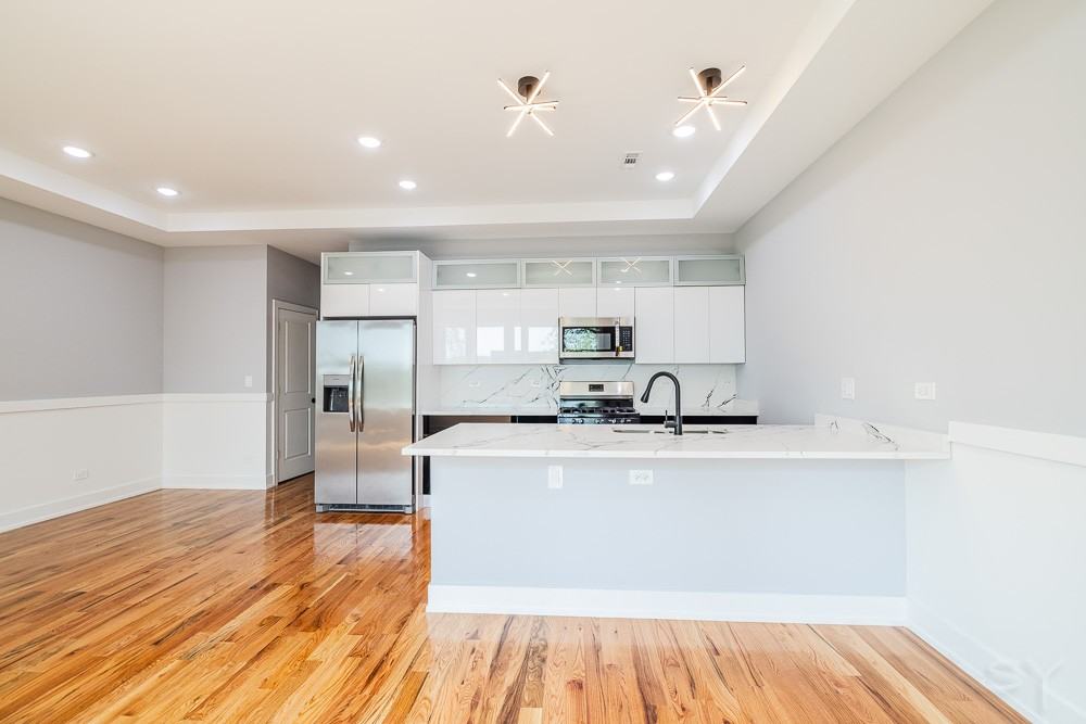 6334 South Langley Avenue #3 - Photo 2 of 12