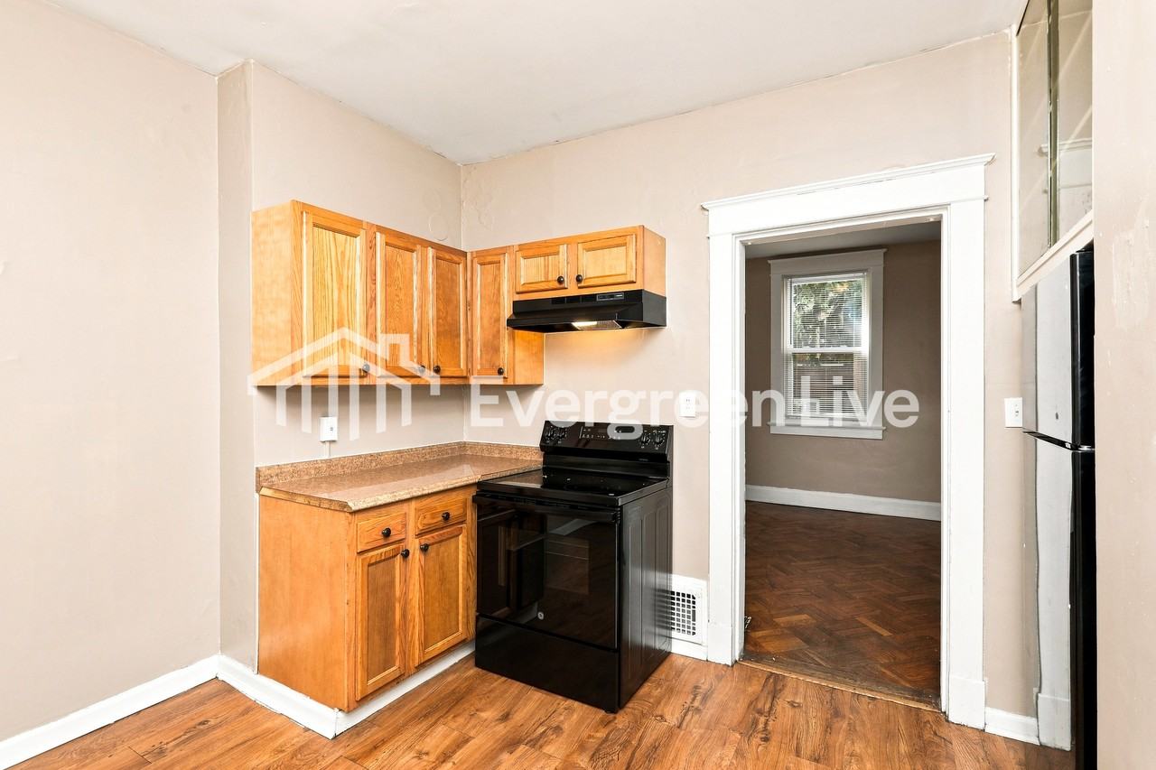 5002 Western Hills Ave - Photo 2 of 15