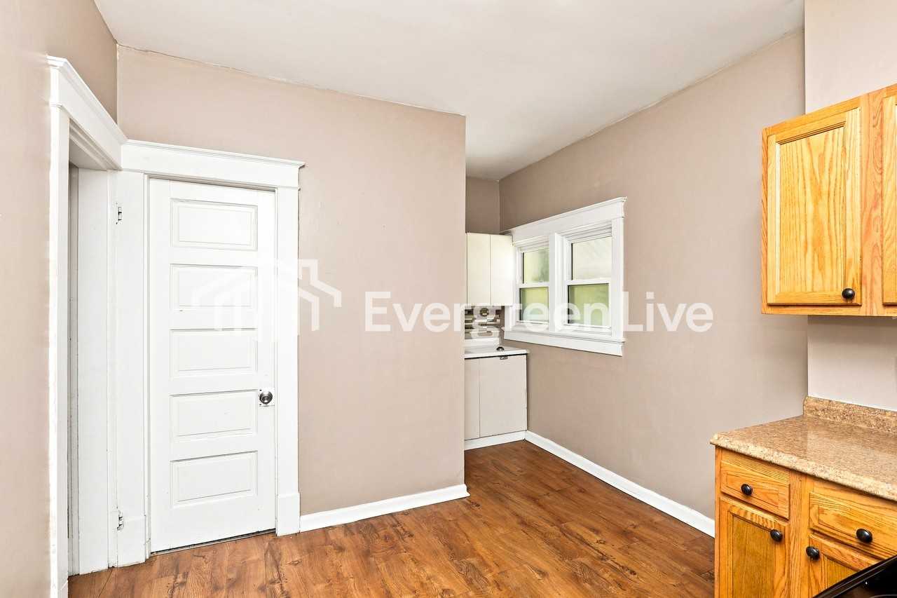 5002 Western Hills Ave - Photo 3 of 15
