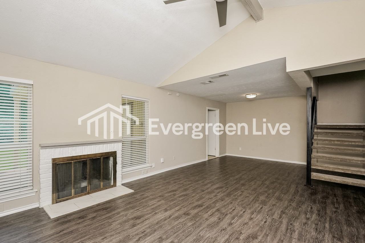 8707 N Normandale St - Photo 3 of 11