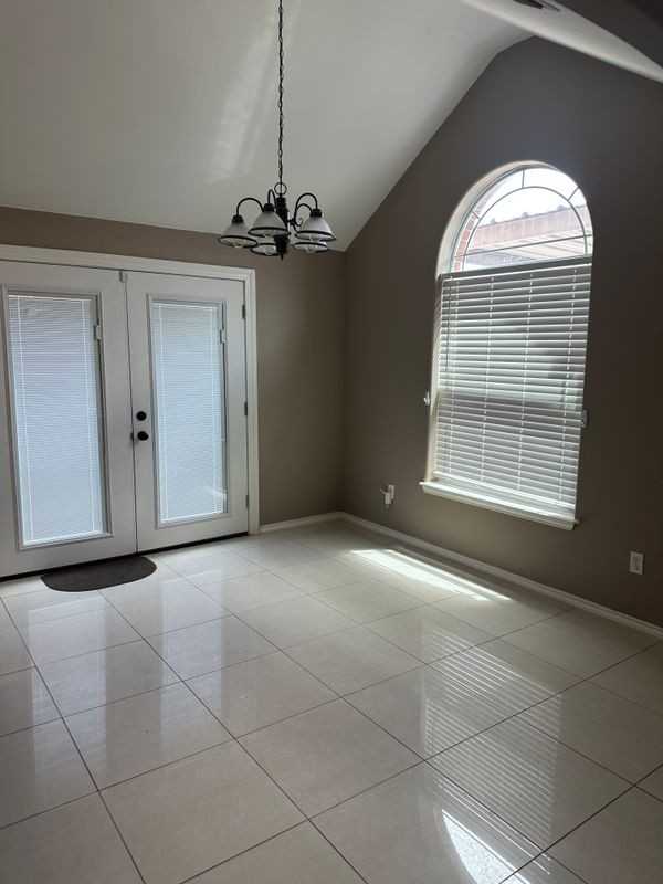 720 S Logan Dr ##3 - Photo 6 of 14