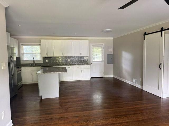 3155 Beech Dr - Photo 3 of 12