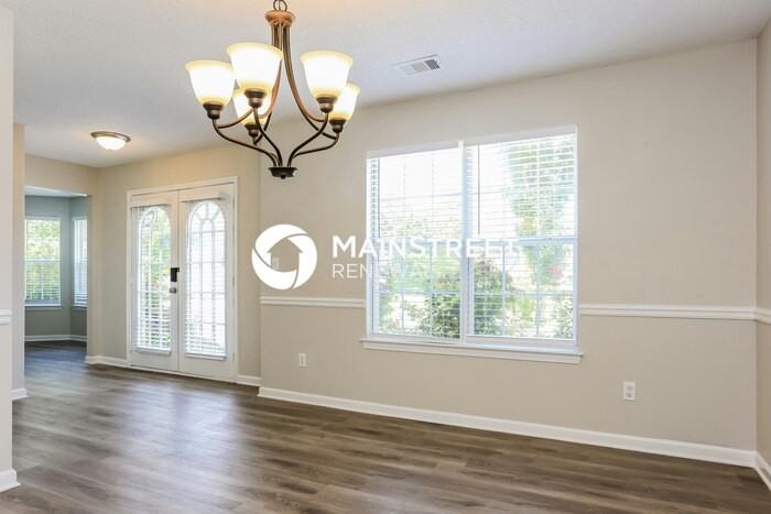 5553 Wind River Ln - Photo 3 of 17