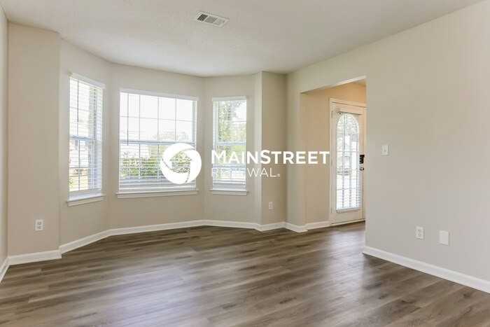 5553 Wind River Ln - Photo 4 of 17